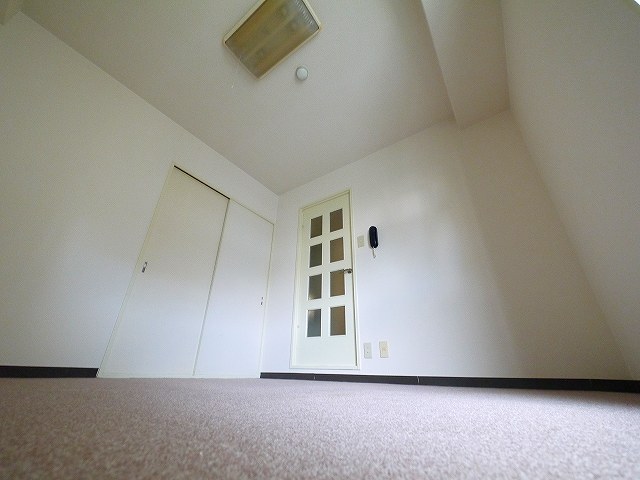 居室・リビング　ゆったりした洋室です