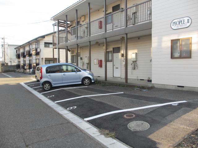 駐車場　駐車場