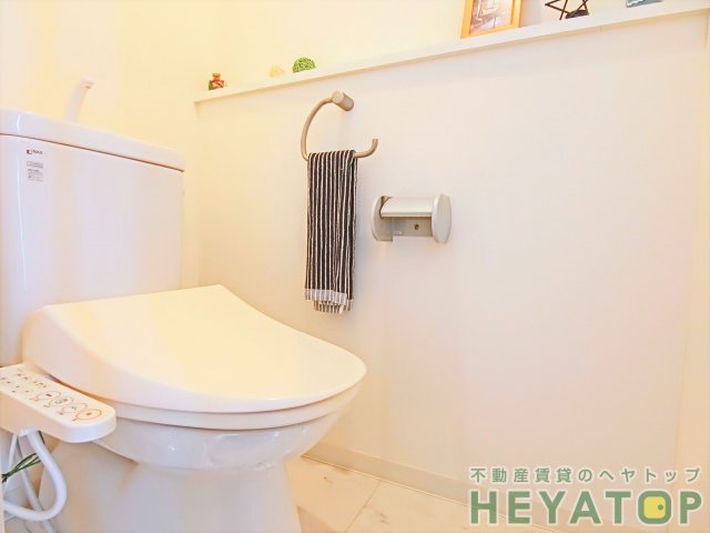 トイレ　温水洗浄便座（同仕様写真）