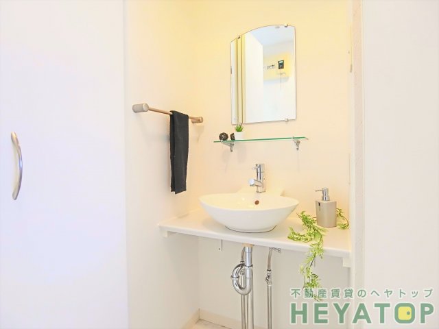 洗面設備　おしゃれな洗面化粧台（雑貨類は付きません）（同仕様写真）