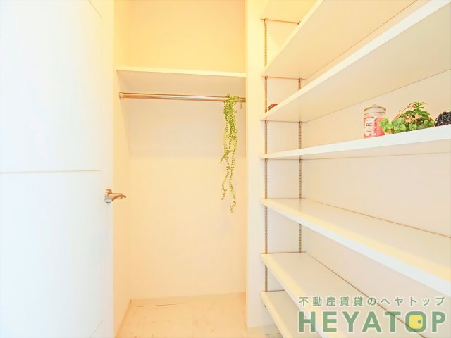 収納　広々とした玄関収納（雑貨類は付きません）（同仕様写真）