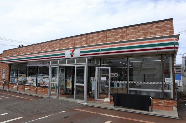 コンビニ　セブンイレブン稲田店（コンビニ）まで270m