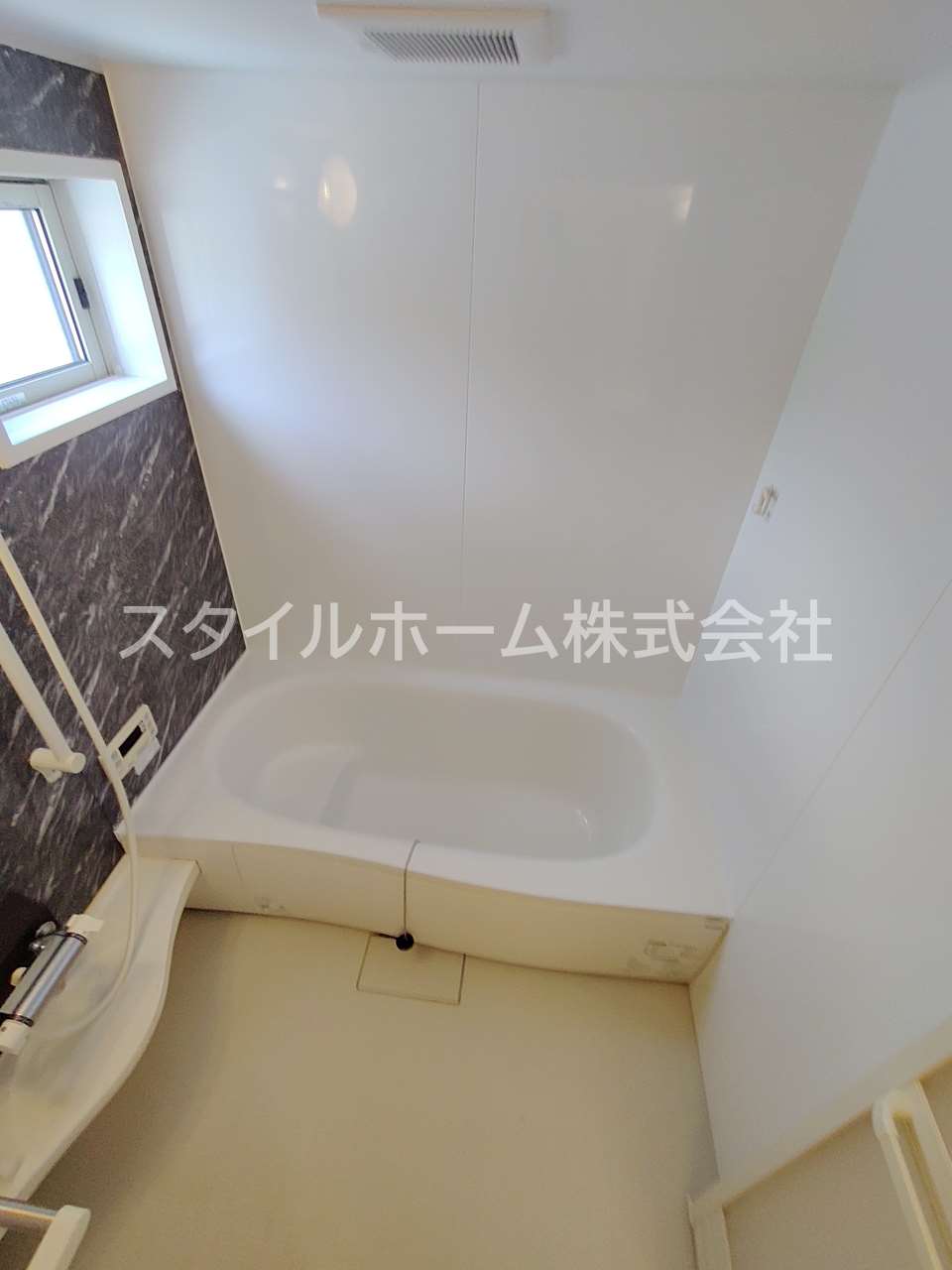 バス・シャワールーム　別部屋写真です。