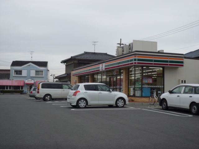 コンビニ　セブンイレブン（コンビニ）まで610m
