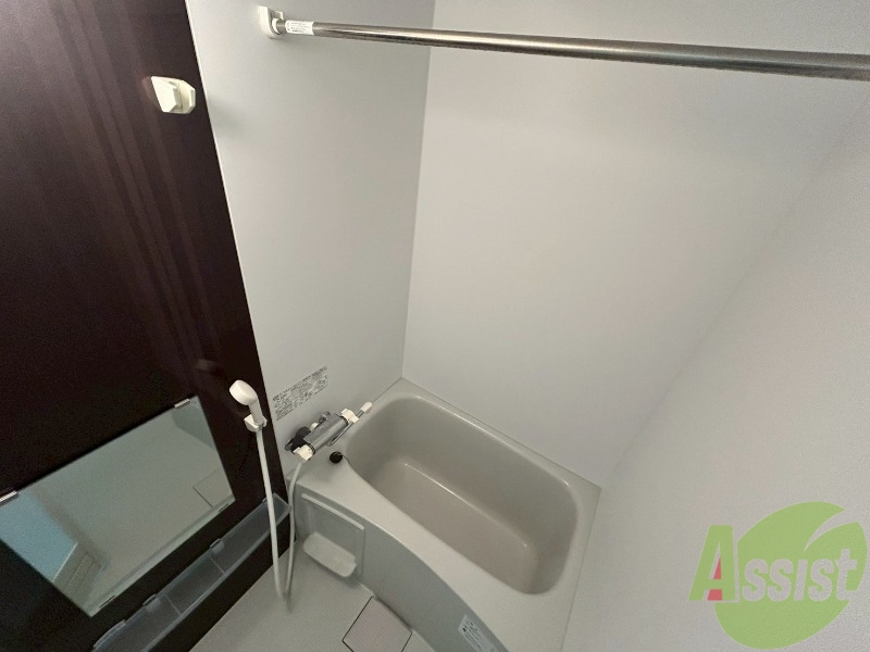 バス・シャワールーム　浴槽もあり、ゆっくり湯船に浸かることが出来ます。