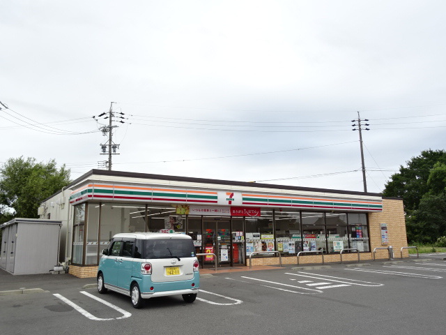 コンビニ　セブンイレブン（コンビニ）まで782m