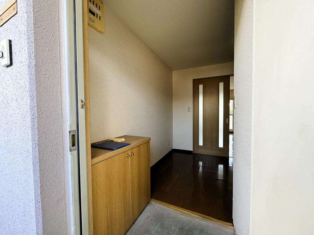 玄関　同タイプの別部屋