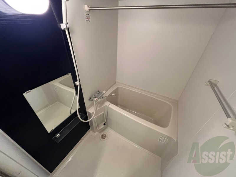 バス・シャワールーム　お風呂になります。一日の疲れを癒してくださいね。