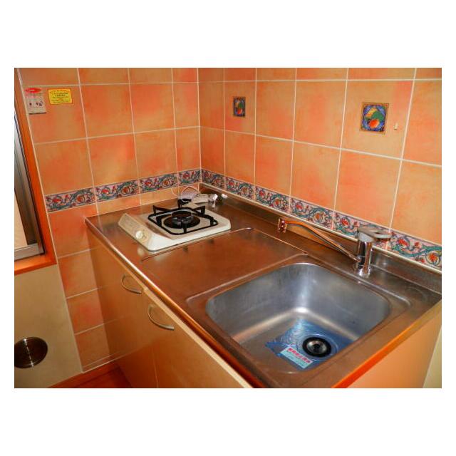 キッチン　スペインタイル貼