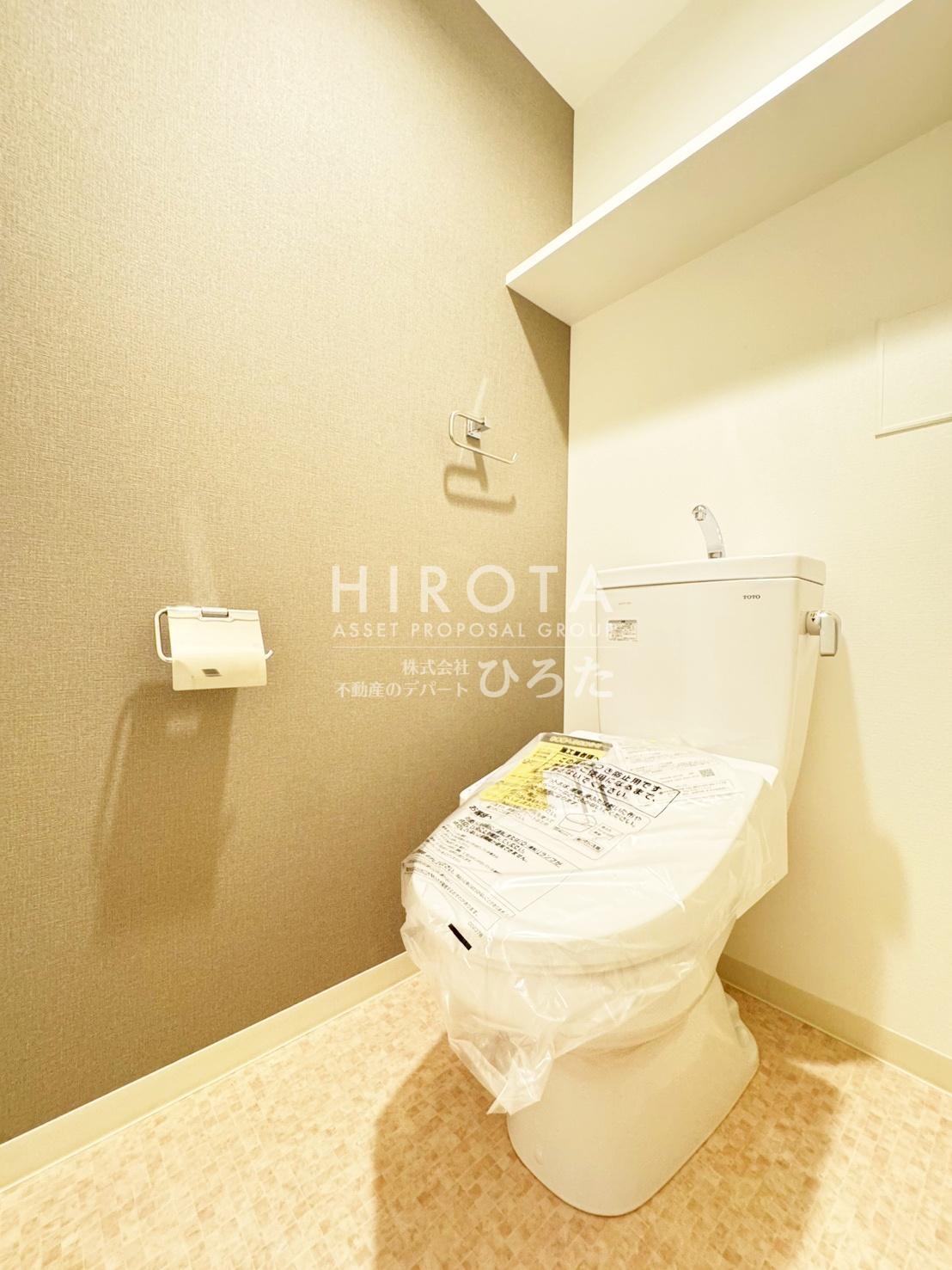 トイレ　※同タイプの別のお部屋の写真です。