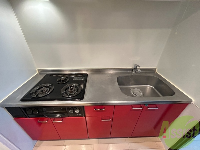 キッチン　調理スペースも確保してありますね。お料理が楽しくなりそう。