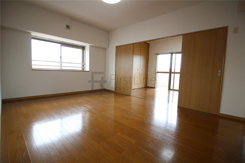 居室・リビング　別号室の写真です※現況優先