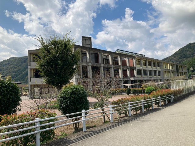 中学校　姫路市立置塩中学校（中学校）まで5258m