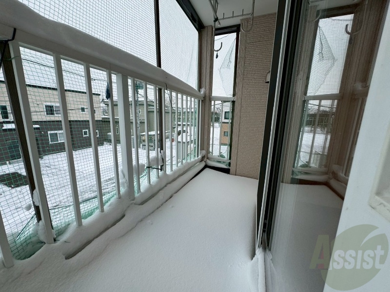 バルコニー　バルコニーです。洗濯物を干したり一息ついたりできますね！