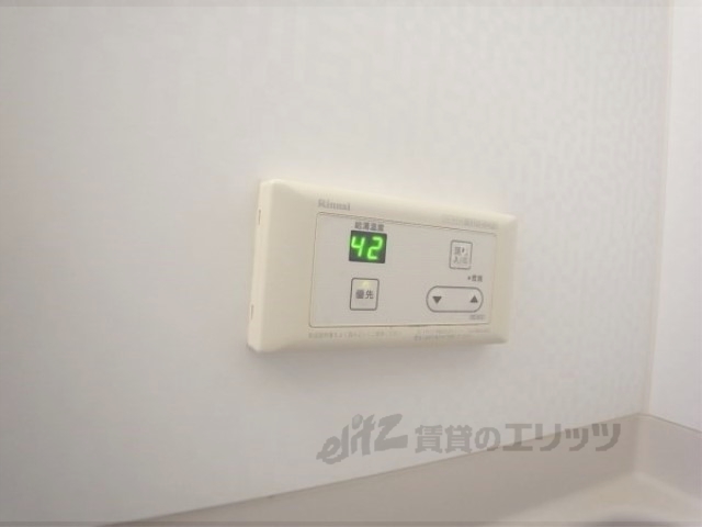その他設備　給湯器リモコン