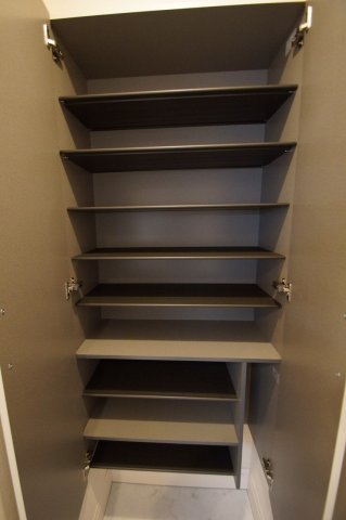 収納　シューズBOX