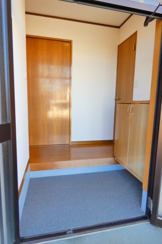 玄関　シューズボックスのある玄関です