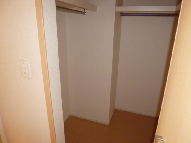 収納　ウォークインクローゼット