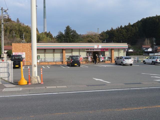 コンビニ　セブンイレブン（コンビニ）まで1592m