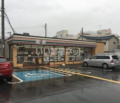コンビニ　セブンイレブン 和歌山山吹丁店（コンビニ）まで370m