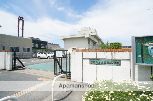 小学校　広陵町立広陵北小学校（小学校）まで586m