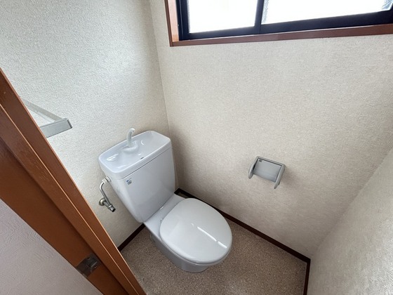 トイレ　※別部屋の写真です