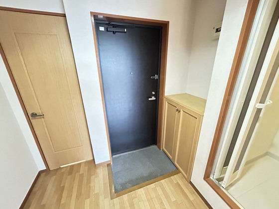 玄関　※別部屋の写真です