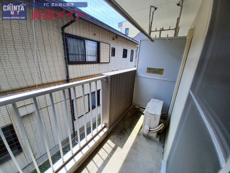 バルコニー　同じ物件、別部屋の写真です