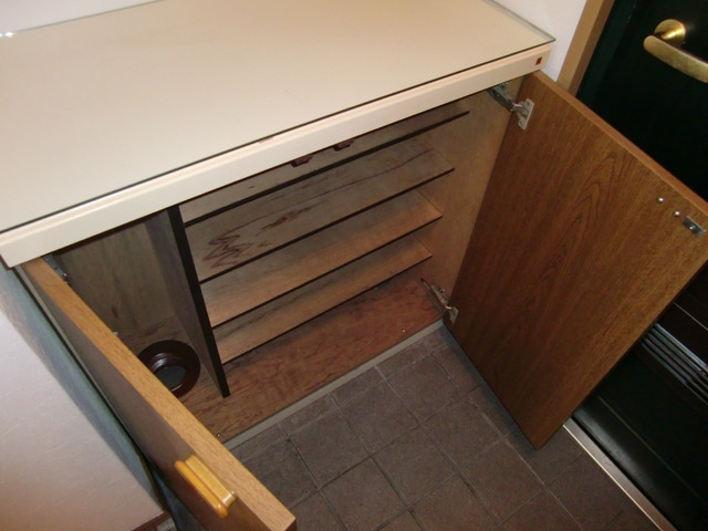 玄関　シューズボックス