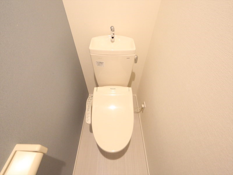 トイレ　温水洗浄暖房便座付トイレ