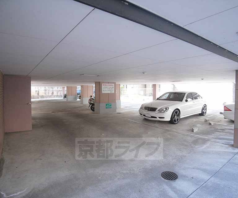 駐車場　敷地内駐車場もあります。