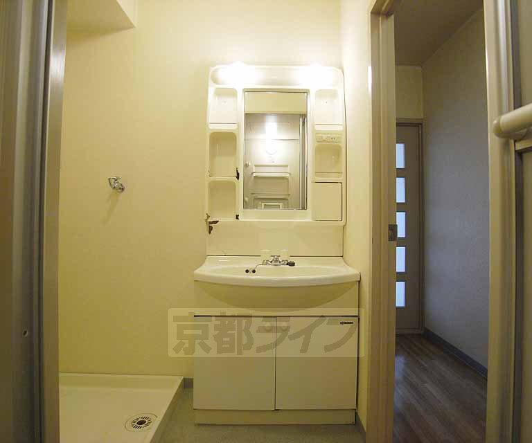 洗面設備　独立洗面台もあります。