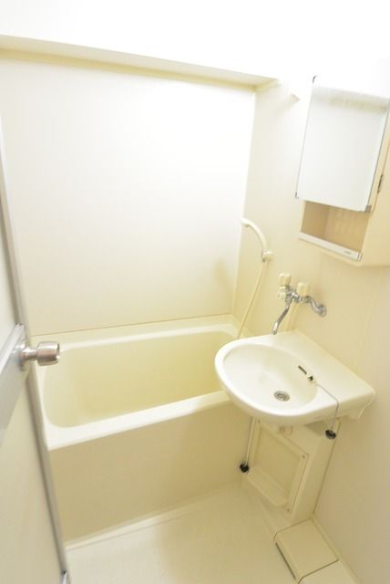 バス・シャワールーム　★やっぱりバストイレ別★