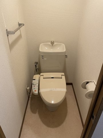 トイレ　清潔感のあるトイレです