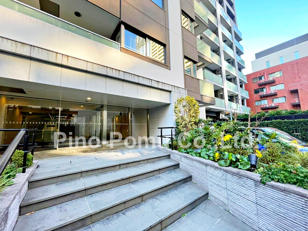 スーパー　成城石井赤坂Bizタワー店（スーパー）まで490m