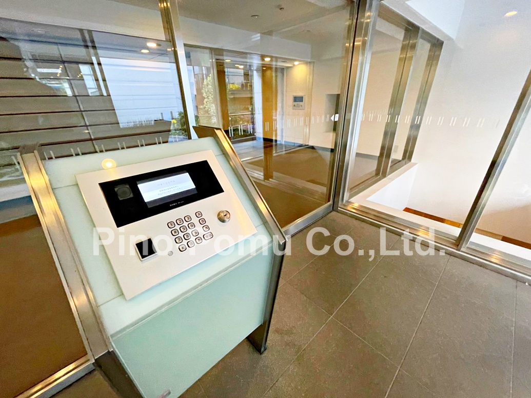 コンビニ　セブンイレブン港区赤坂駅南店（コンビニ）まで100m