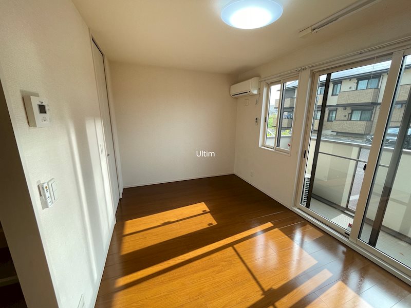 居室・リビング　※別のお部屋のお写真です。御参考までに。