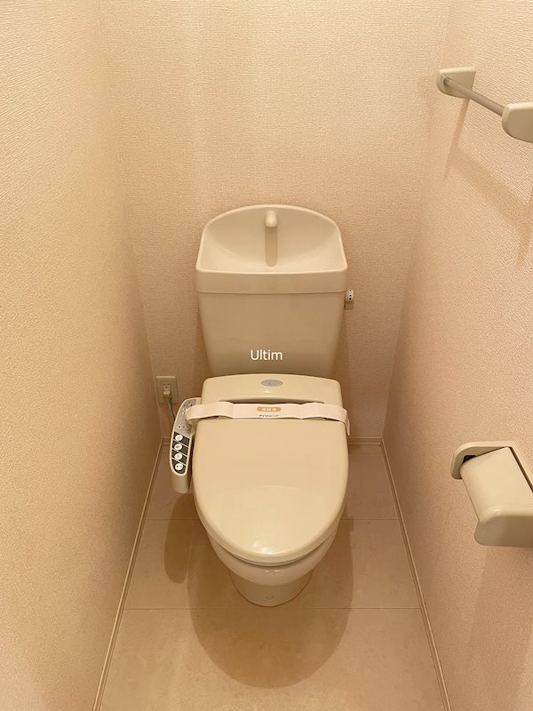 トイレ　※別のお部屋のお写真です。御参考までに。