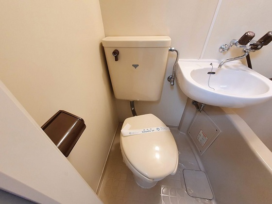 トイレ　※別部屋の写真です