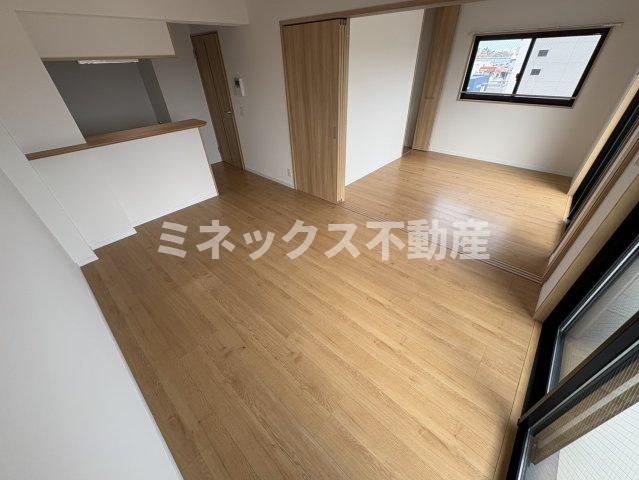 居室・リビング　同タイプのお部屋の写真。現況を優先します。