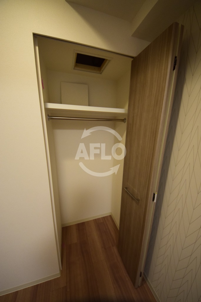 収納　プレサンス阿波座駅前　クローゼット