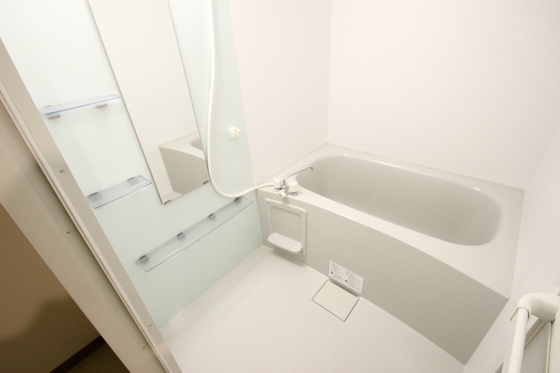 バス・シャワールーム　※別部屋の写真です