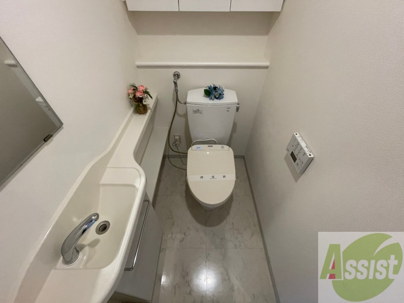トイレ　ウォシュレット機能がついたトイレ。安心して使用できますね。