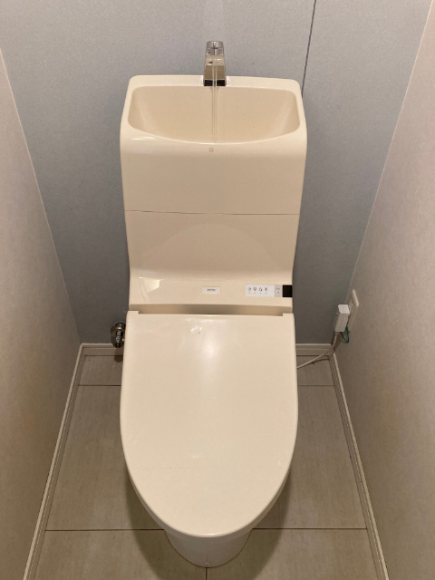 トイレ　温水洗浄便座