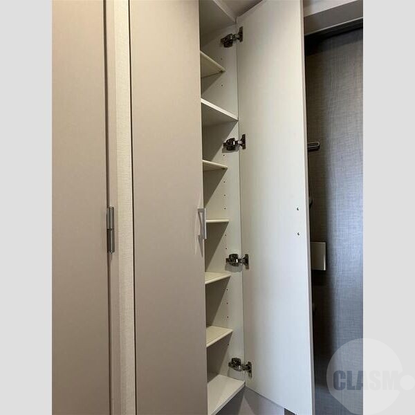 玄関　シューズボックスあります