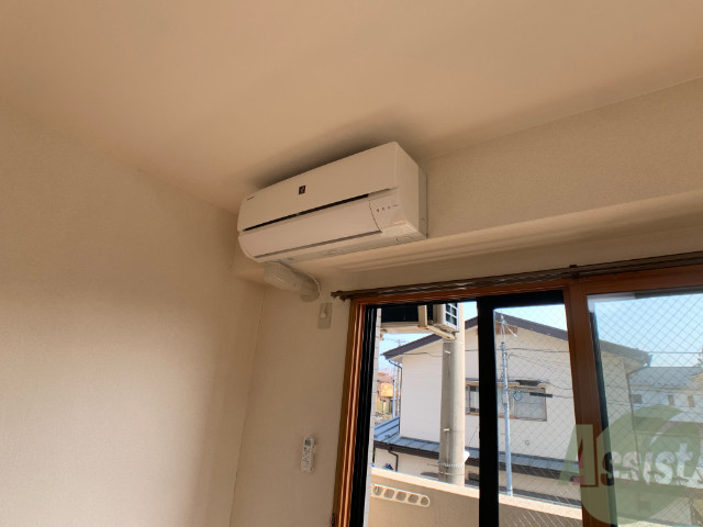 その他設備　お部屋にはエアコンが備え付け、室温管理はこちらで