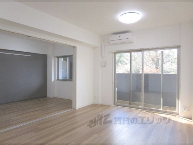 居室・リビング　リビング