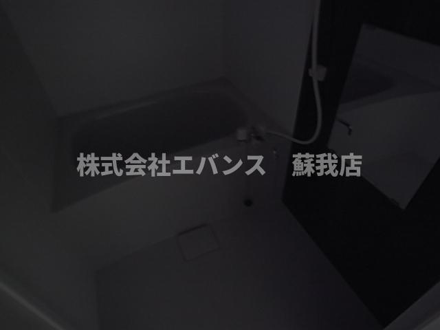 バス・シャワールーム　コンパクトで使いやすいお風呂です