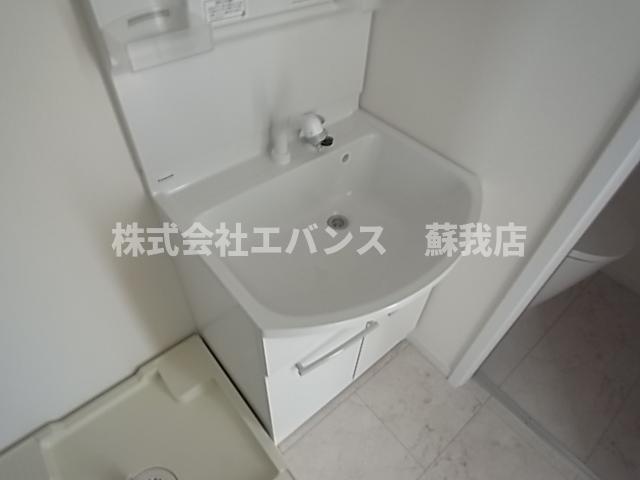 洗面設備　朝の身支度には欠かせない独立洗面化粧台