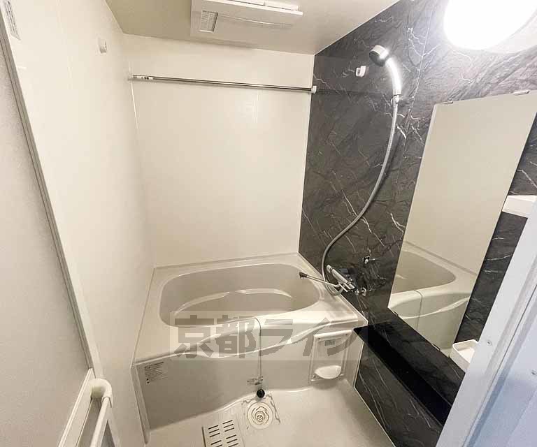 建物外観　・建築中